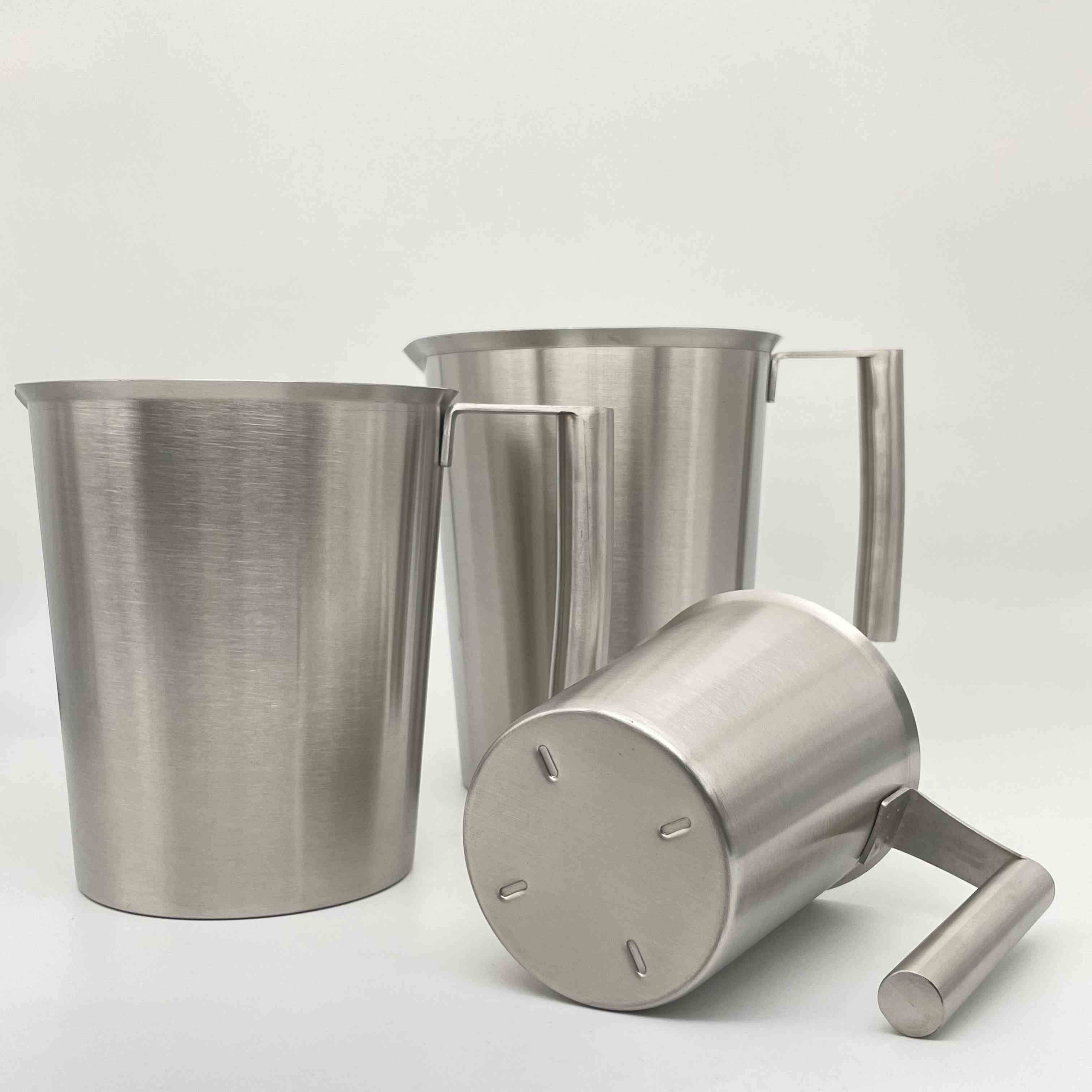 Stainless steel measuring cup
