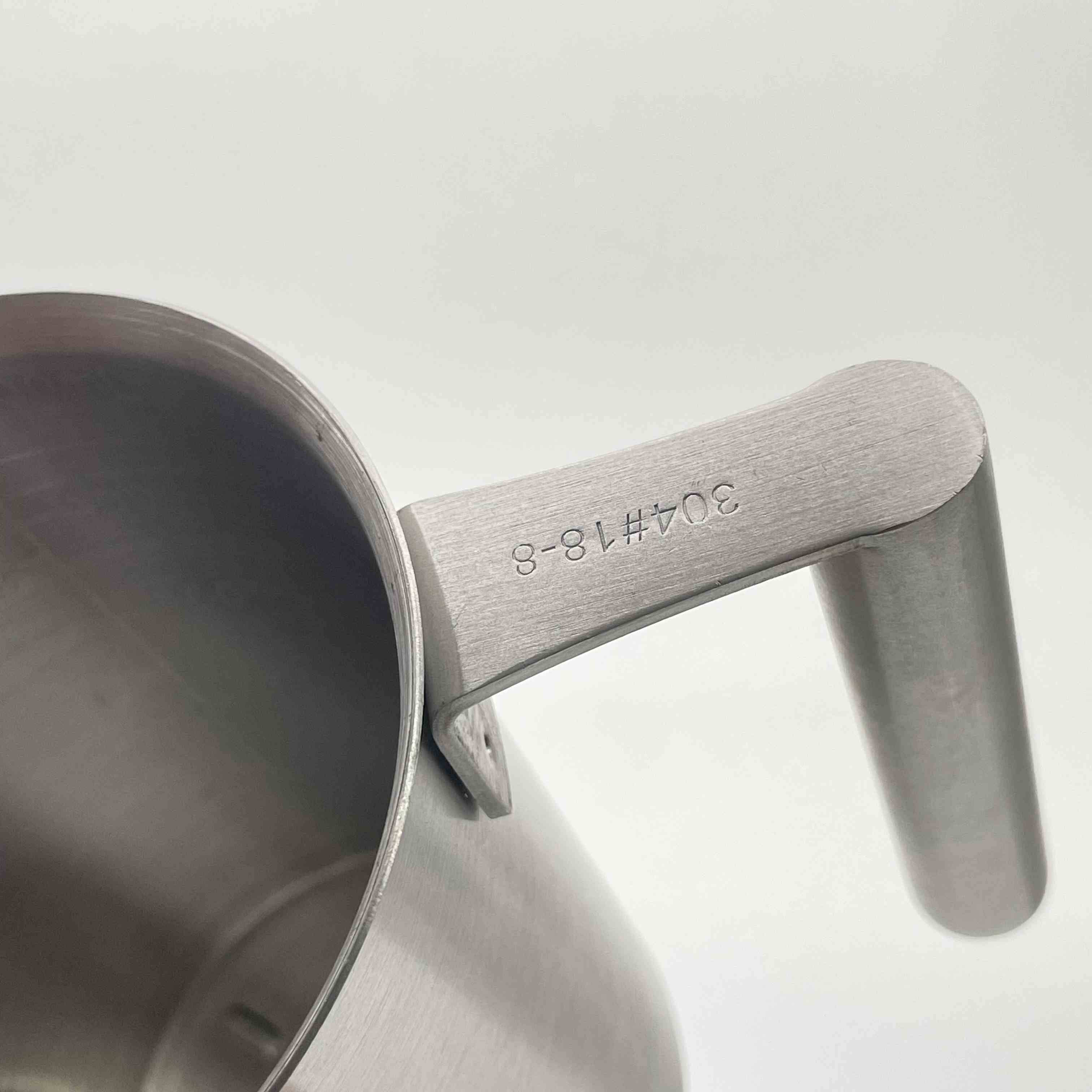 Stainless steel measuring cup