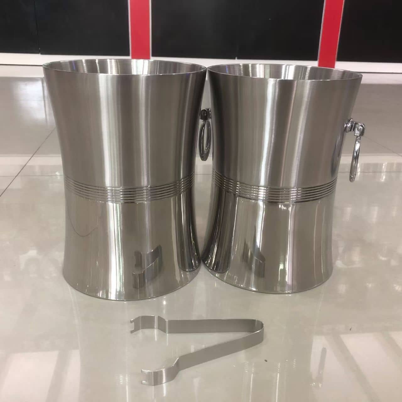 Stainless steel wine bucket