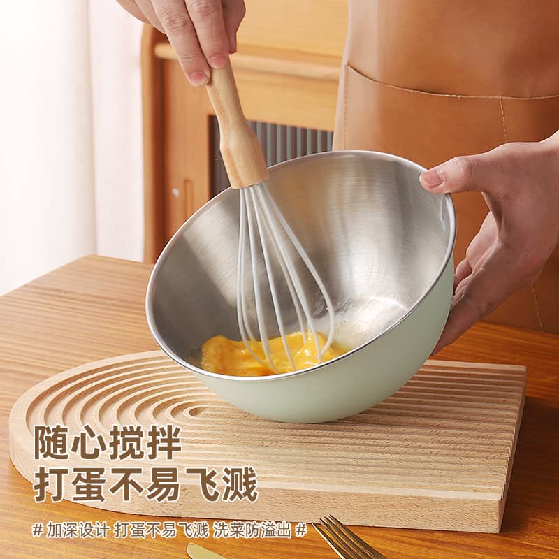 colored salad bowls
