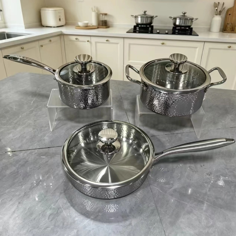 Three-layer clad cookware